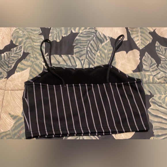 Pin striped crop top - Picture 2 of 2